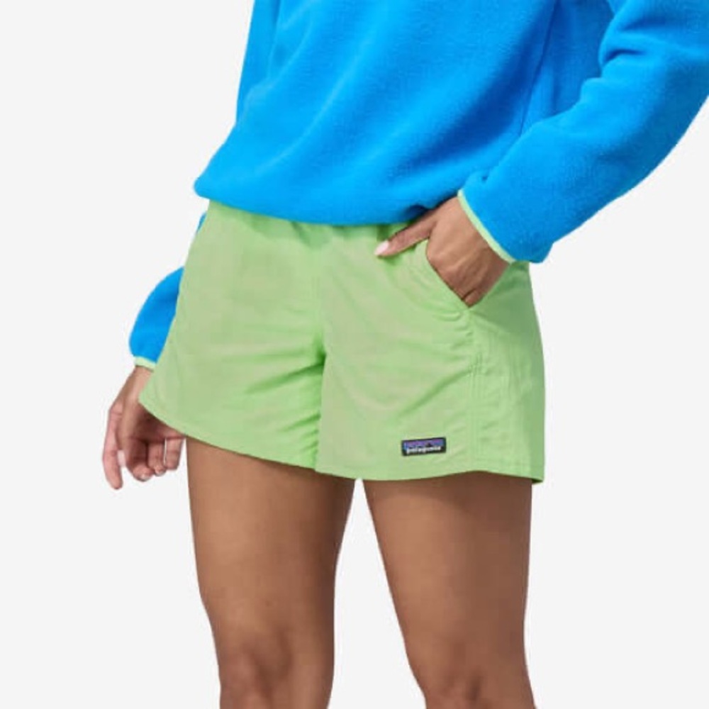 NWT PATAGONIA W BAGGIES 5" SALAMANDER GREEN M